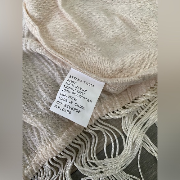 Roommates Vest Women's Small Crochet Long Fringe Ivory Boho Chic Coastal Cowgirl - Picture 4 of 9